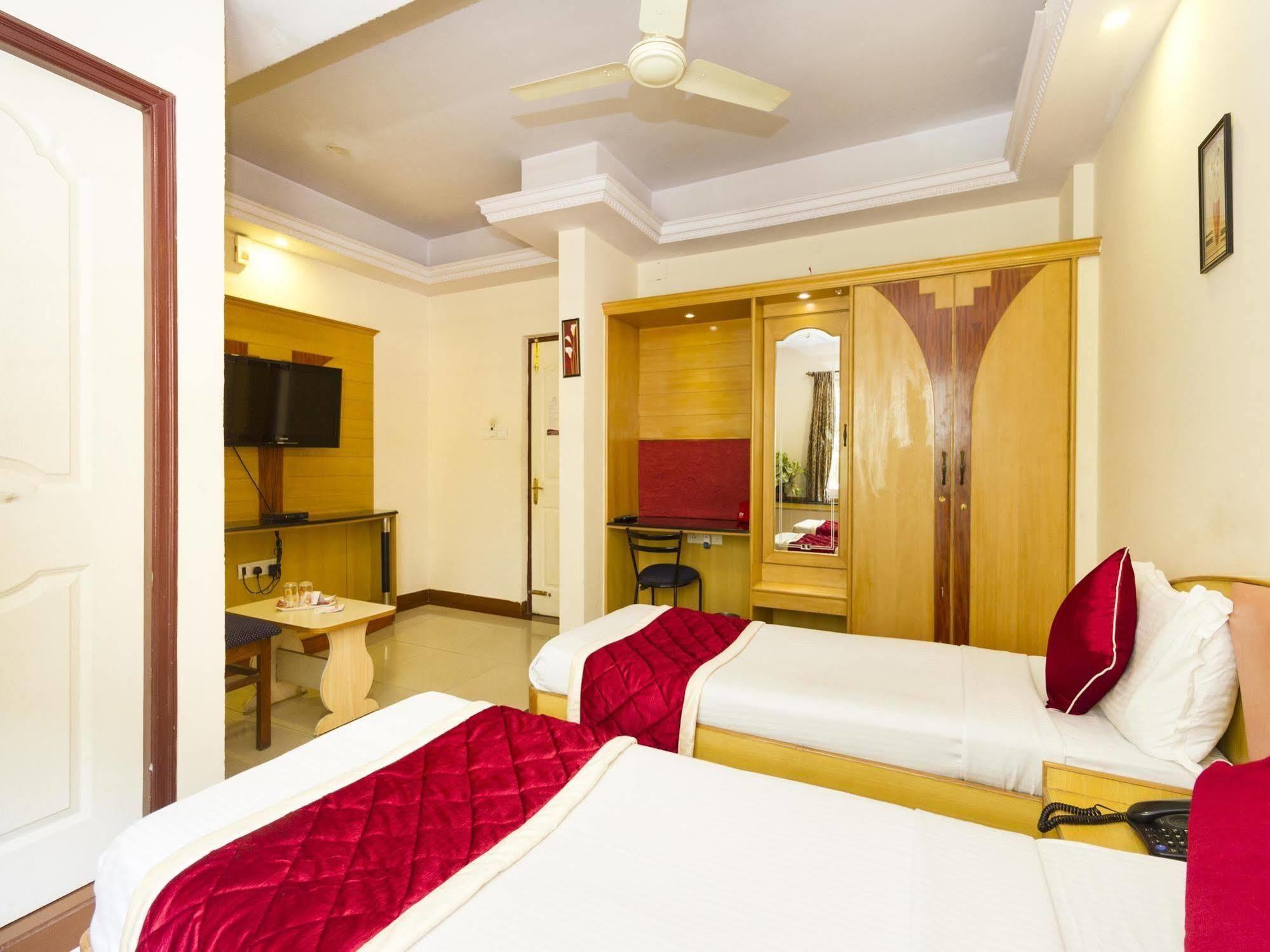 Oyo 331 Hotel Skanda Shelters Bangalore Ngoại thất bức ảnh