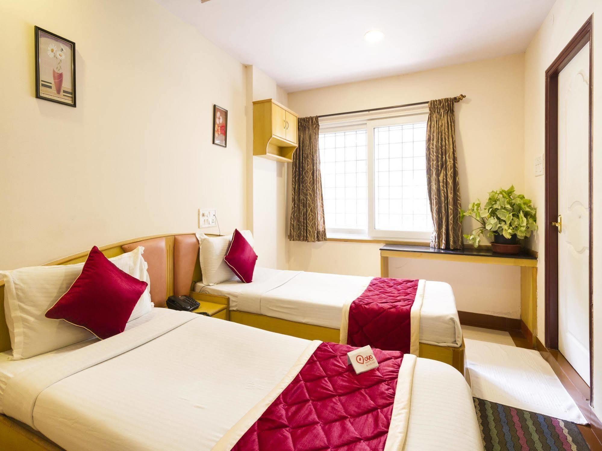 Oyo 331 Hotel Skanda Shelters Bangalore Ngoại thất bức ảnh
