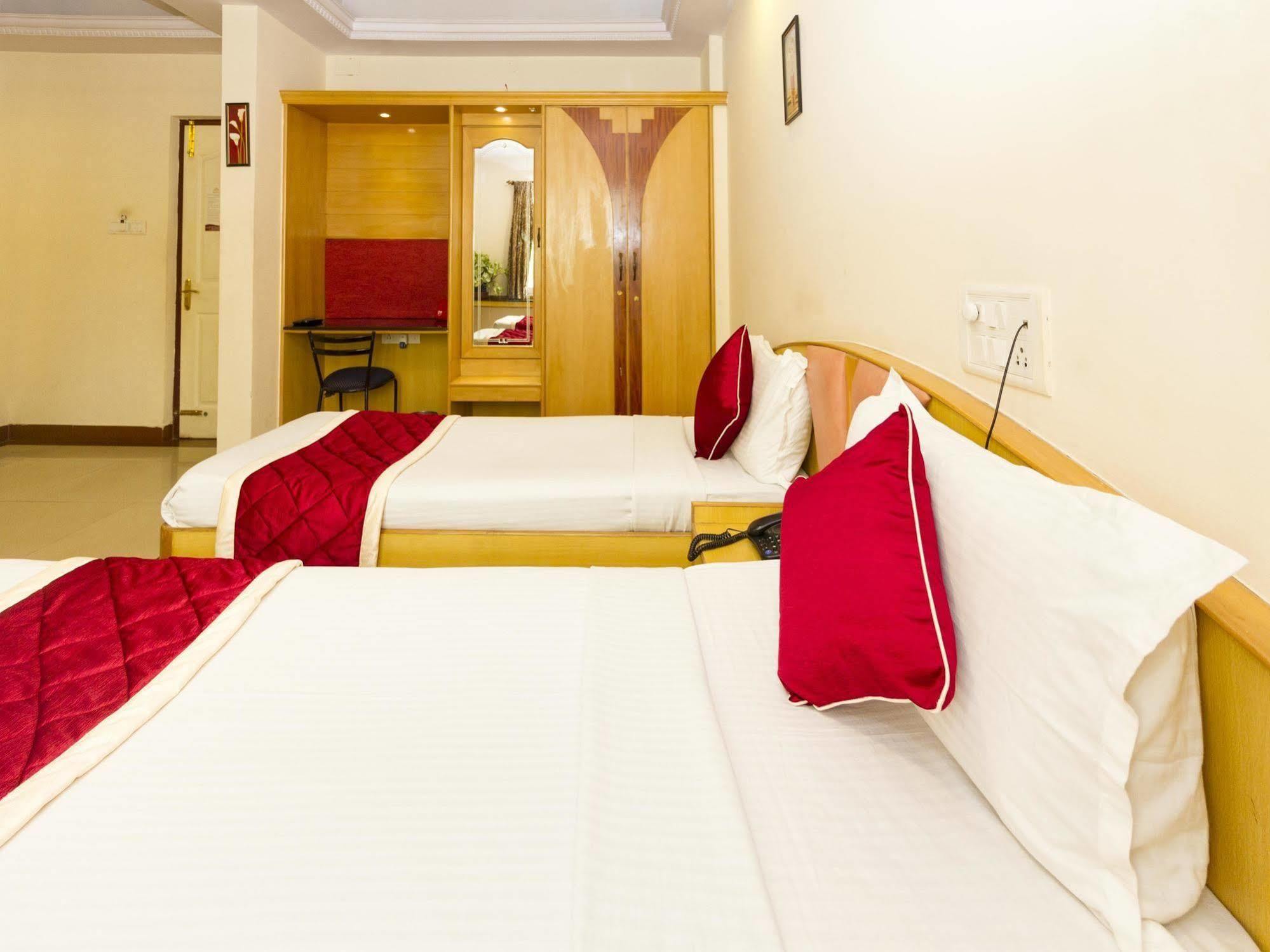 Oyo 331 Hotel Skanda Shelters Bangalore Ngoại thất bức ảnh